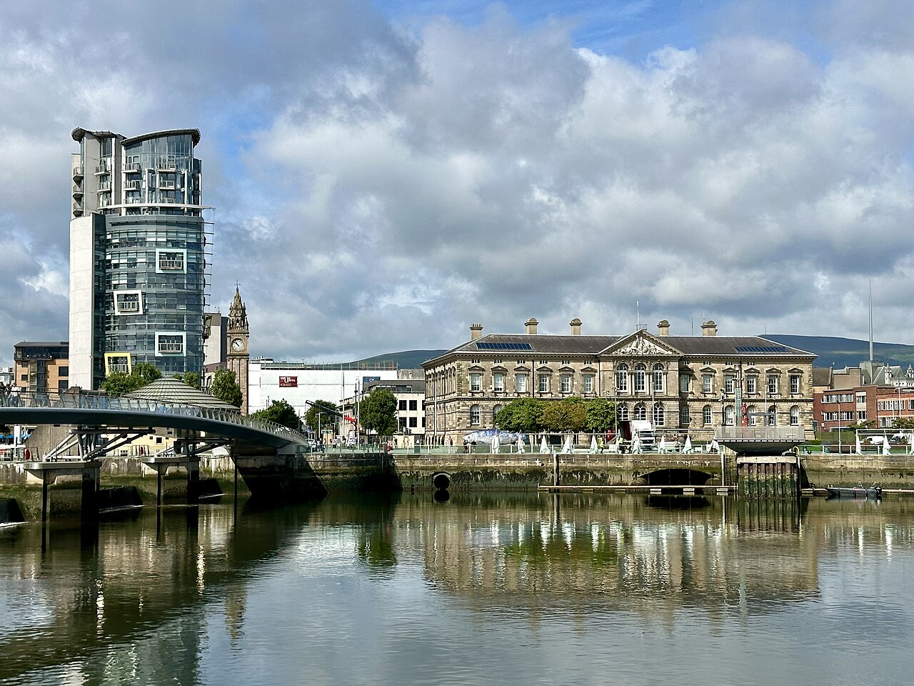 Chauffeured SUV service in Belfast, United Kingdom