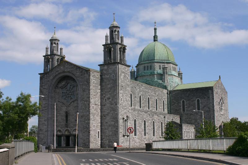 Chauffeured SUV service in Galway, Ireland