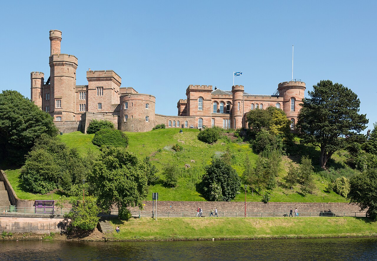 Chauffeured SUV service in Inverness, United Kingdom