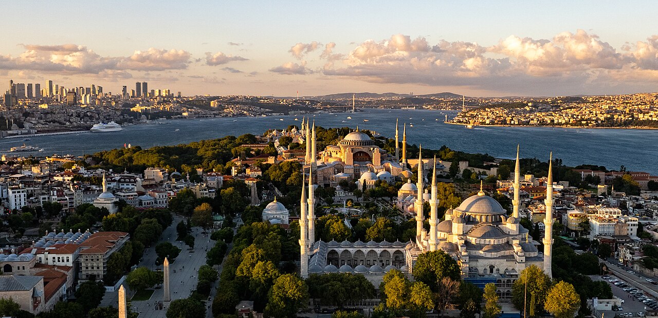 Chauffeured SUV service in Istanbul, Türkiye