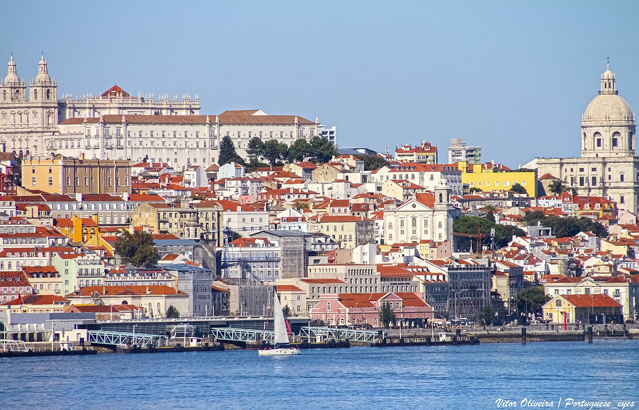 Chauffeured SUV service in Lisbon, Portugal