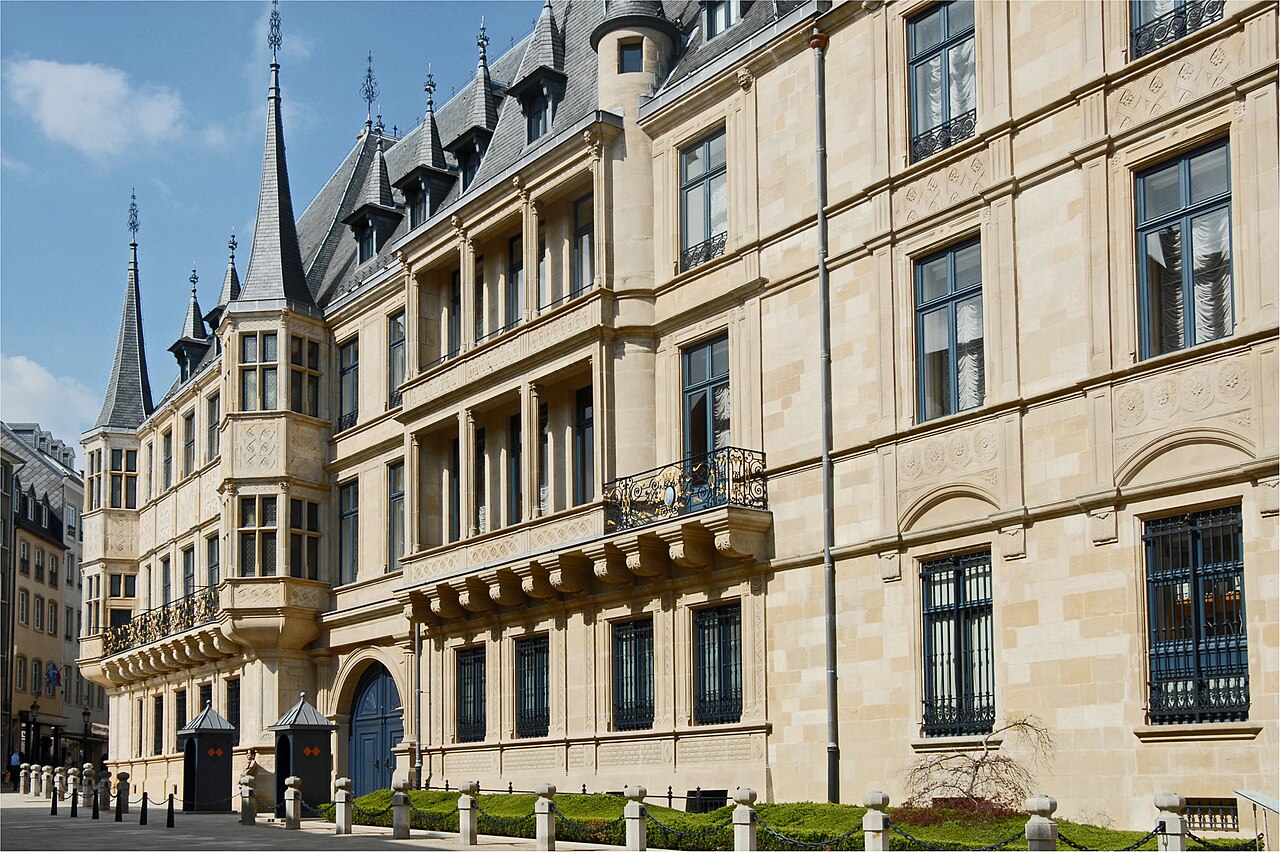 Chauffeured SUV service in Luxembourg City, Luxembourg