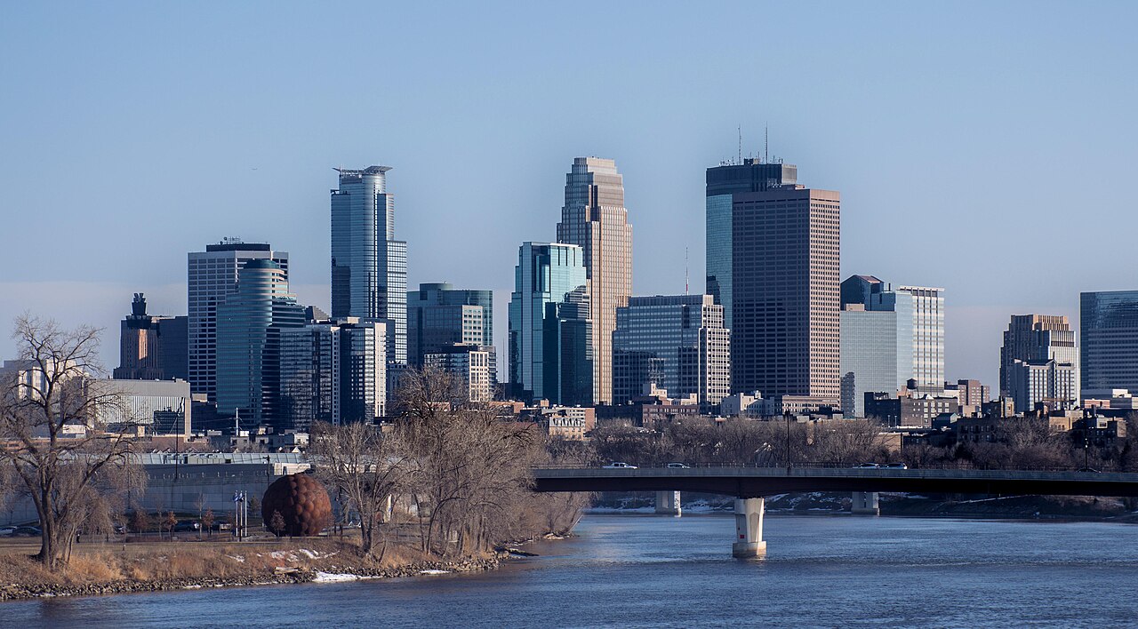 Chauffeured SUV service in Minneapolis, United States