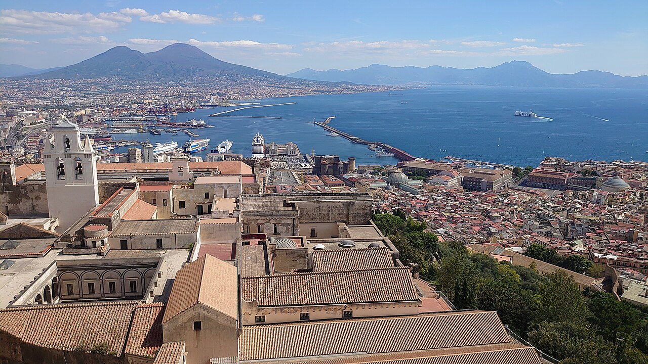Chauffeured SUV service in Naples, Italy