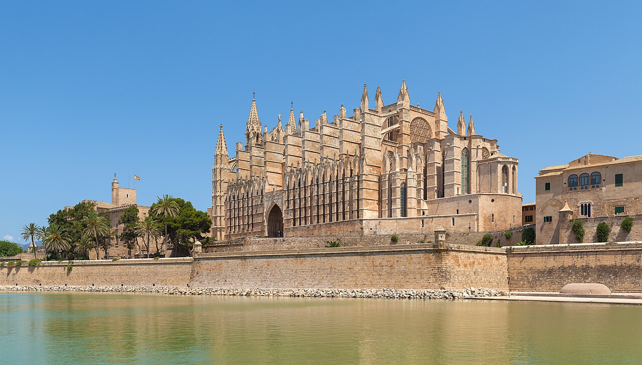 Chauffeured SUV service in Palma de Mallorca, Spain