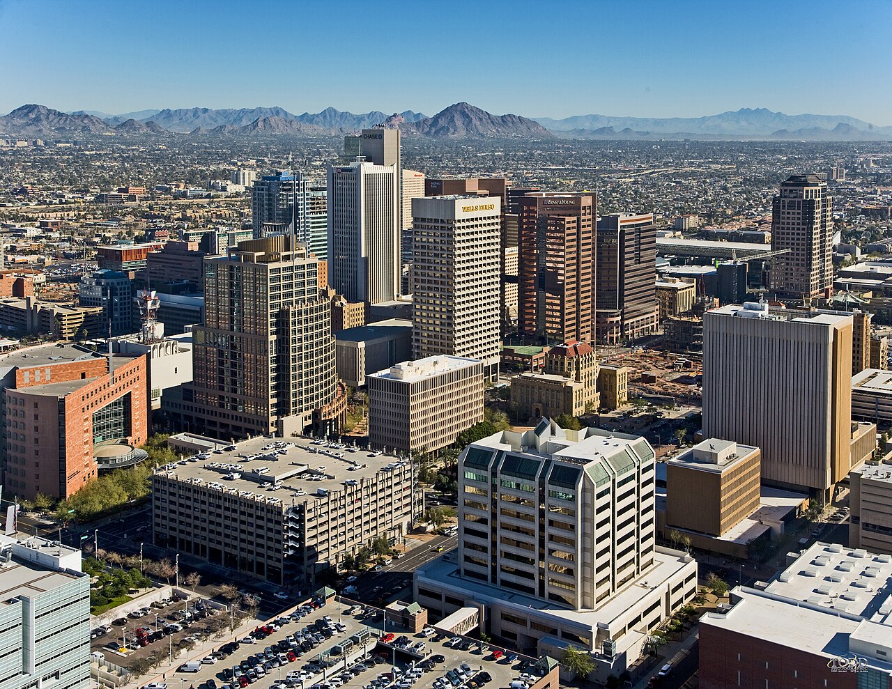 Chauffeured SUV service in Phoenix, United States