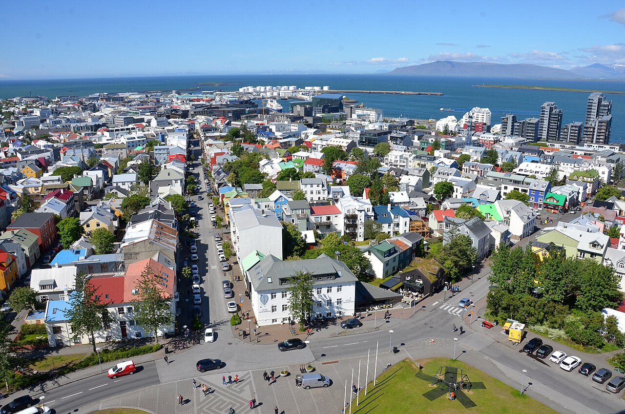 Chauffeured SUV service in Reykjavík, Iceland