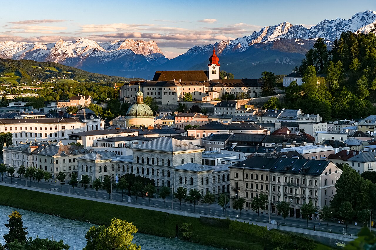 Chauffeured SUV service in Salzburg, Austria